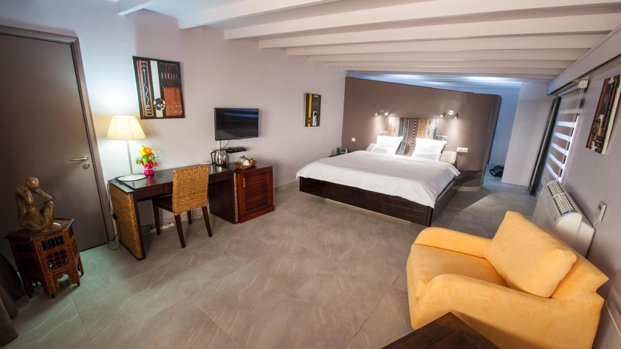 Residence Hoteliere Du Phare 리브르빌 외부 사진