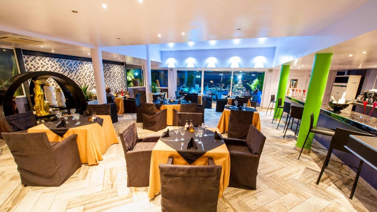 Residence Hoteliere Du Phare 리브르빌 외부 사진