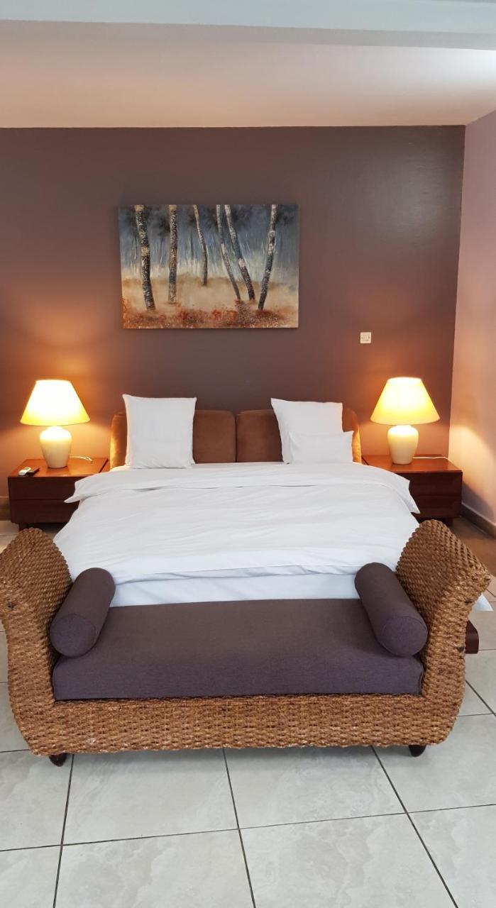 Residence Hoteliere Du Phare 리브르빌 외부 사진
