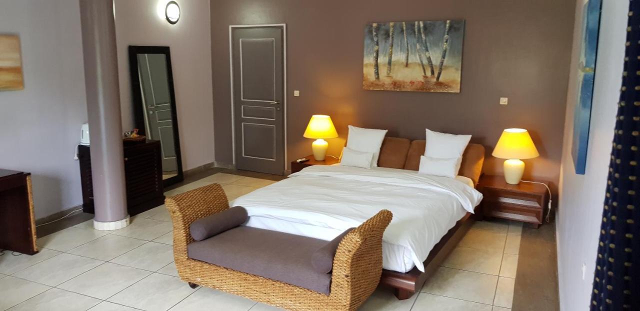 Residence Hoteliere Du Phare 리브르빌 외부 사진