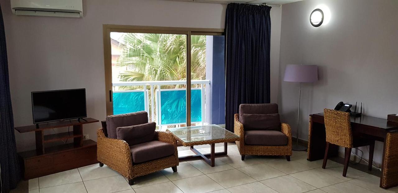 Residence Hoteliere Du Phare 리브르빌 외부 사진