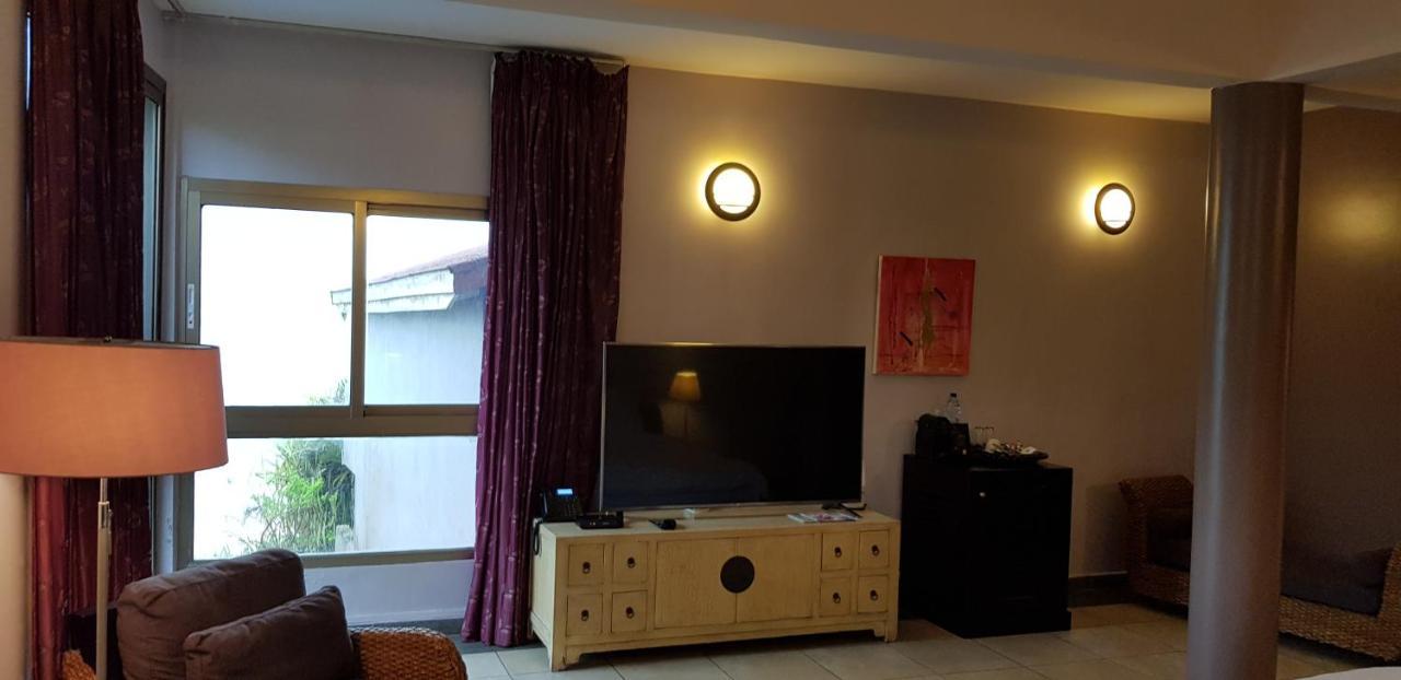 Residence Hoteliere Du Phare 리브르빌 외부 사진